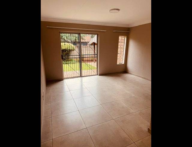 3 BEDROOM TOWNHOUSE FOR SALE IN MONTANA